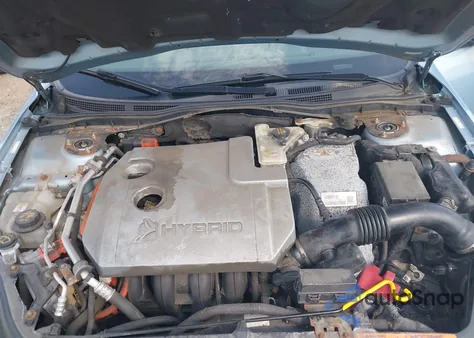 2010 Ford Fusion Hybrid z USA, uszkodzony, nr VIN 3FADP0L35AR279780